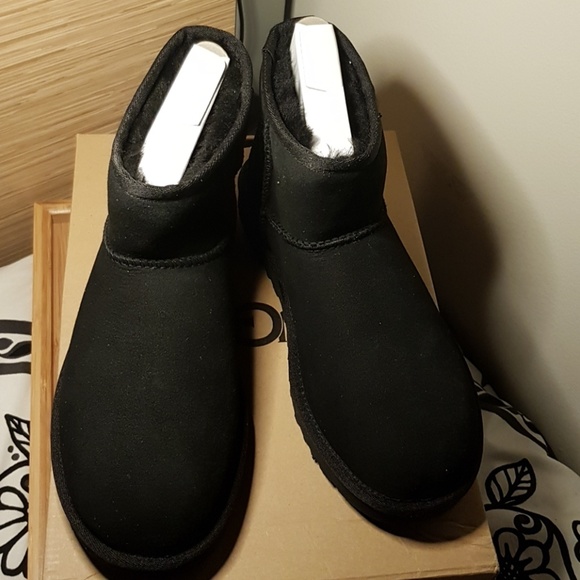 CLASSIC Ugg Mini II (Black) - Picture 3 of 4